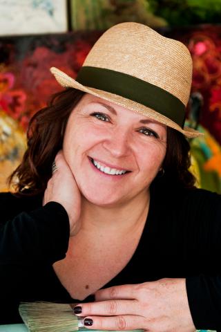 ​Brigitte LeBouthillier Artiste présente à la 18e édition du Festival des arts visuels en Atlantique (FAVA).