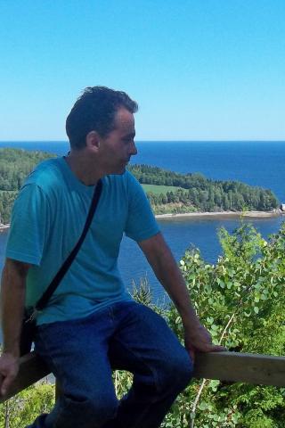 ​Gaëtan Doucet Artiste présent à la 18e édition du Festival des arts visuels en Atlantique (FAVA).